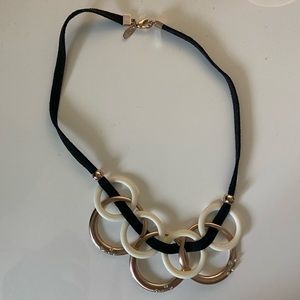 BNWOT necklace